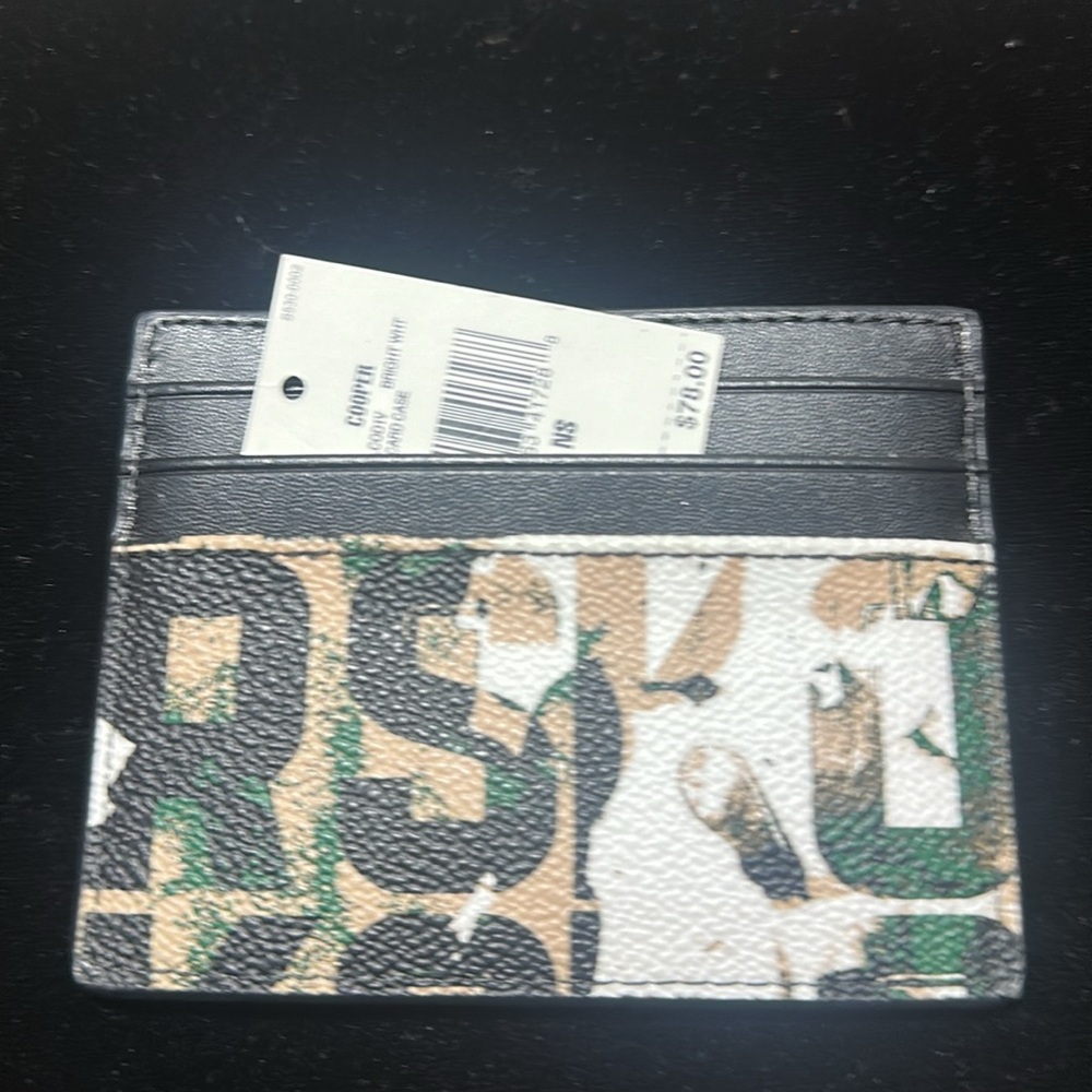 Micheal Kors Stylish Black and Green Card Holder/NWT - Picture 3 of 5